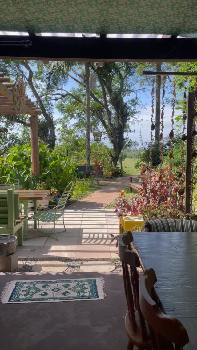 A natureza proporciona uma sensação de calma e leveza, essencial para os dias de férias e descanso.

Desfrute dessa paz na Morada das Bromélias 

#vivaesteencanto #jardim #jardimencantado #decoracaorustica #paz #natureza #viagem #viagemdossonhos #riograndedosul #torresrs